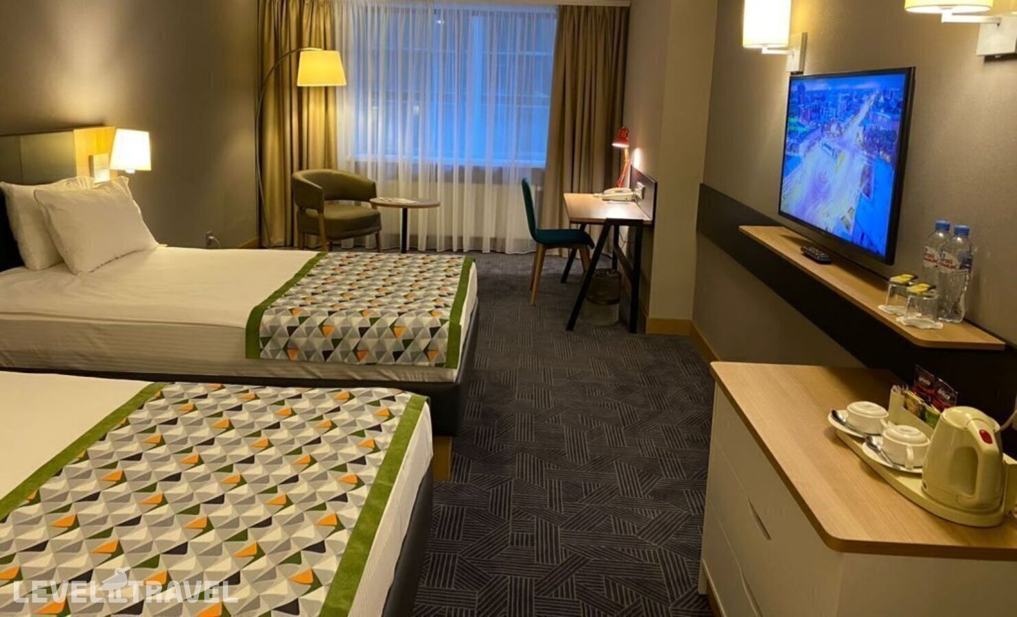 фотографии номера Улучшенный номер отеля Московские Ворота (Бывш. Holiday Inn Московские Ворота) в Россия(Московский район) - фото №2
