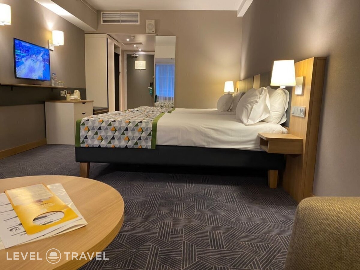 фотографии номера Улучшенный номер отеля Московские Ворота (Бывш. Holiday Inn Московские Ворота) в Россия(Московский район) - фото №4