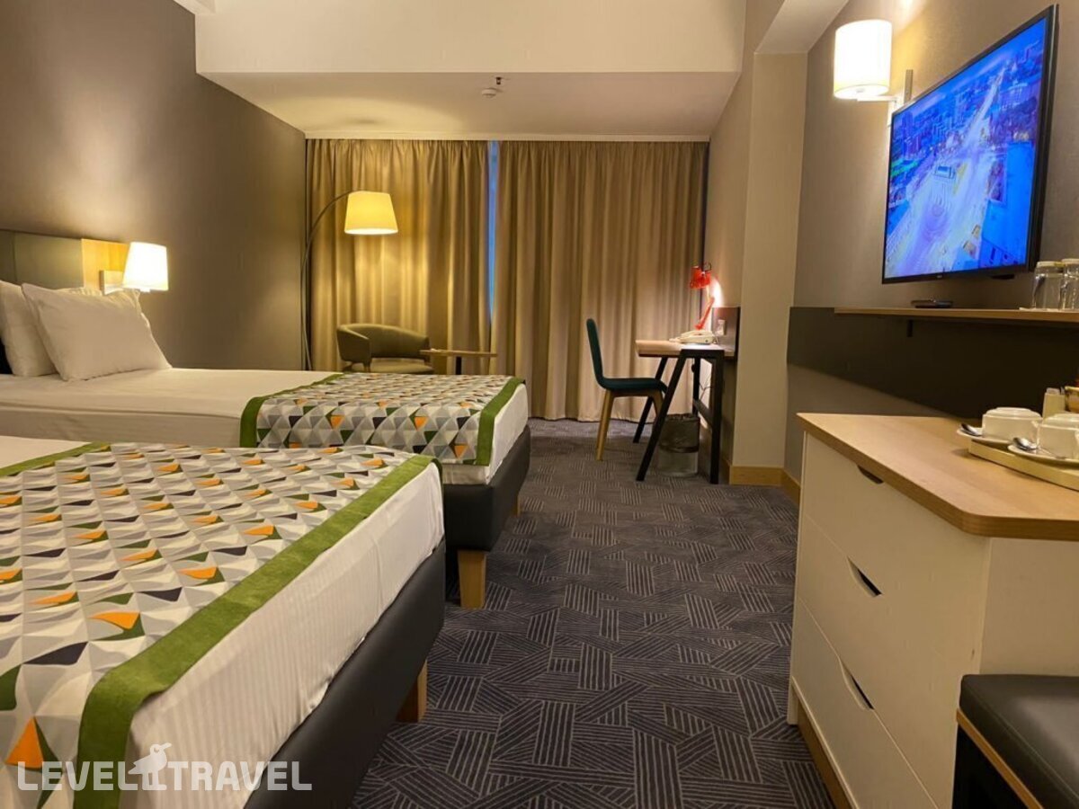 фотографии номера Улучшенный номер отеля Московские Ворота (Бывш. Holiday Inn Московские Ворота) в Россия(Московский район) - фото №3