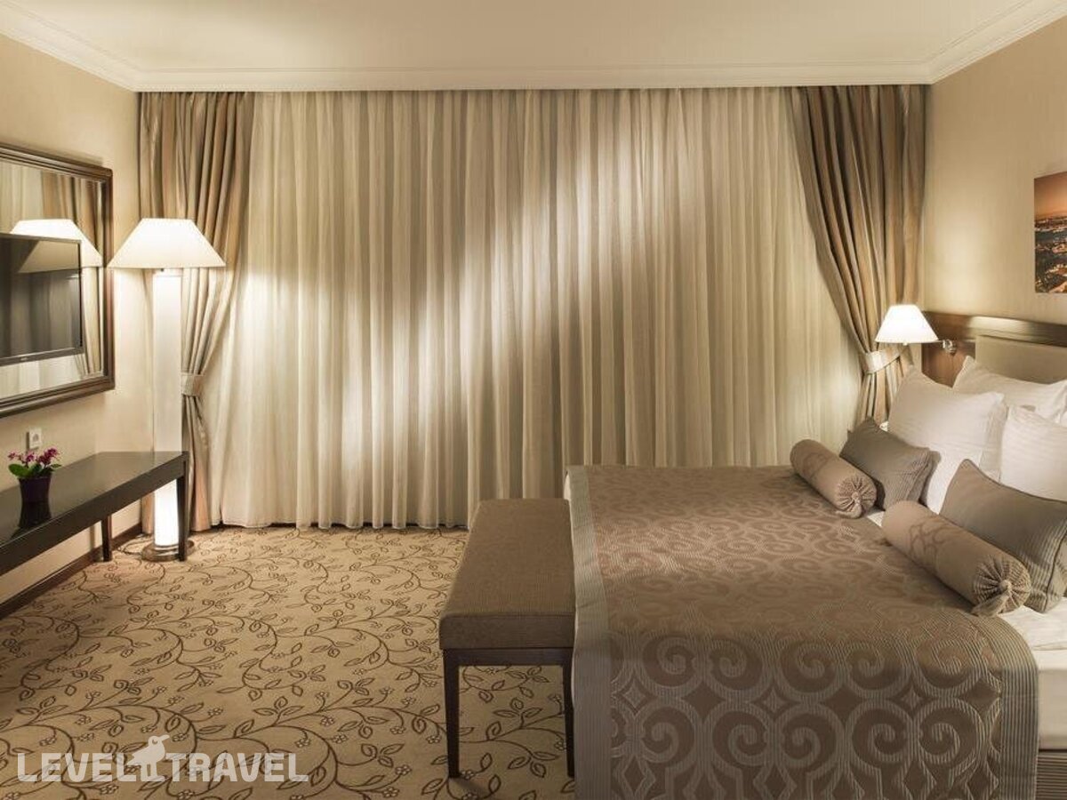 фотографии номера Клубный номер отеля Kaya Istanbul Fair & Convention Hotel в Турция(Бейликдюзю) - фото №2