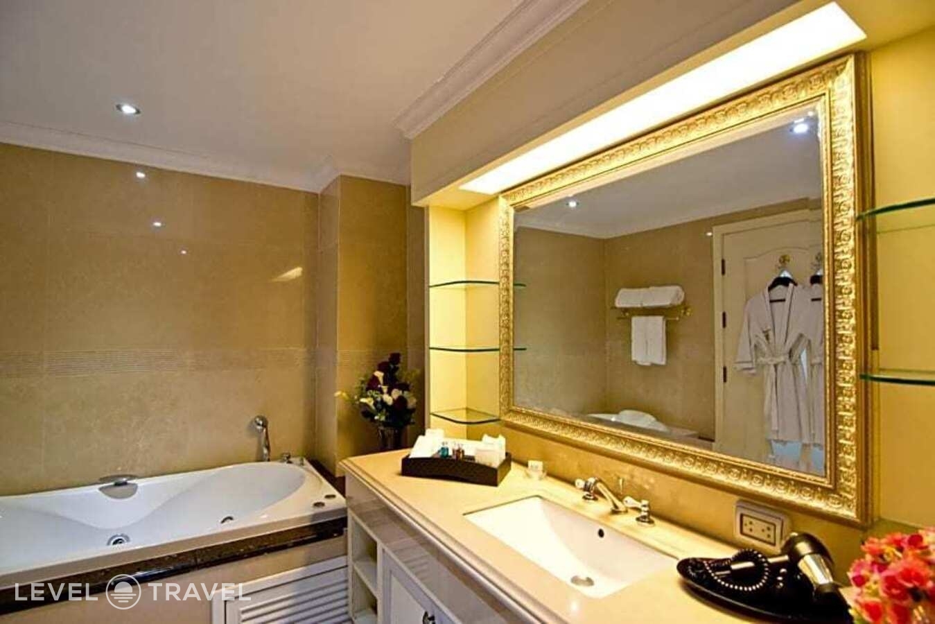 фотографии номера Делюкс с видом на город отеля Lk The Empress Hotel в Таиланд(Центральная Паттайя) - фото №37