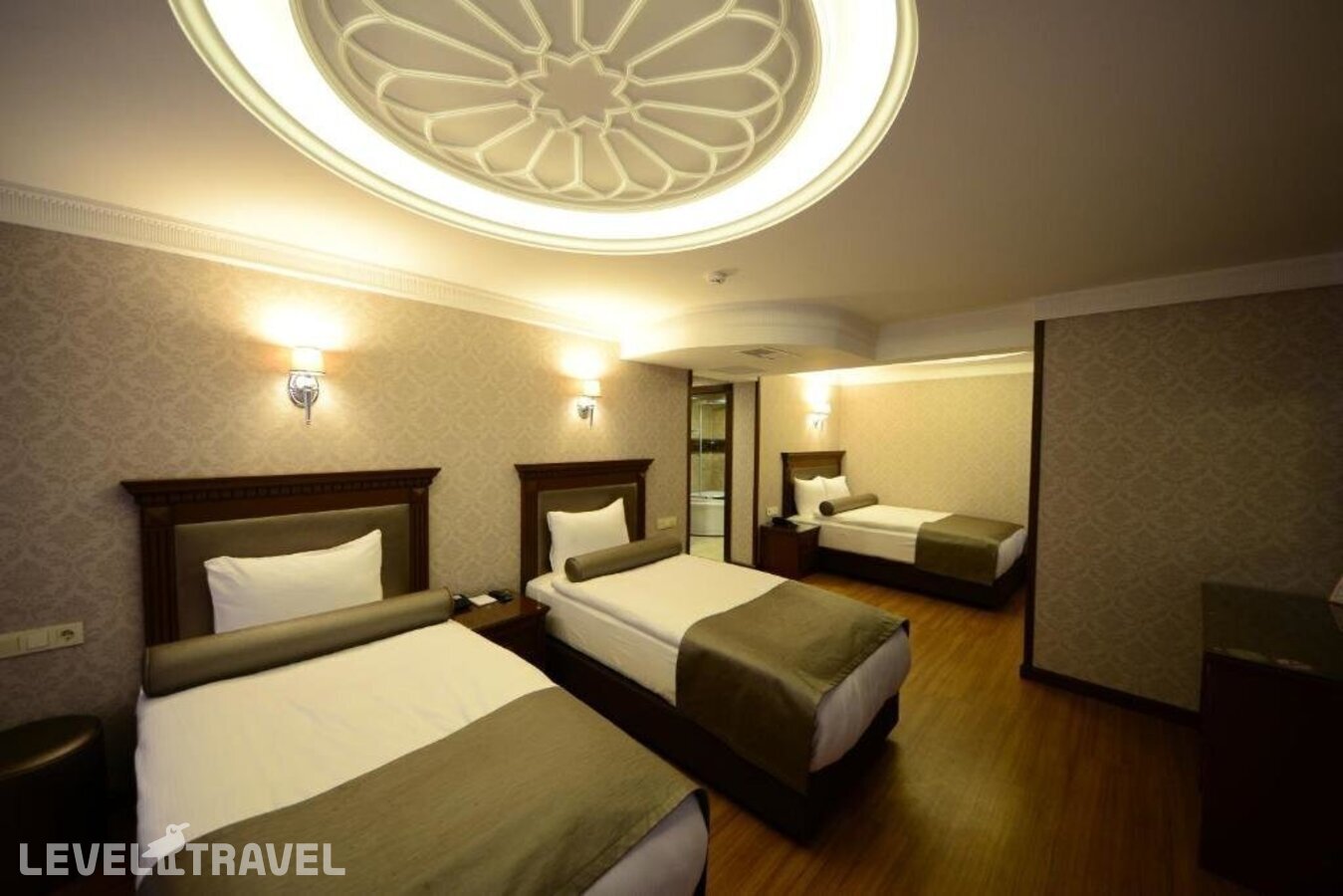 фотографии номера Трехместный номер отеля Grand Bazaar Hotel в Турция(Фатих) - фото №1