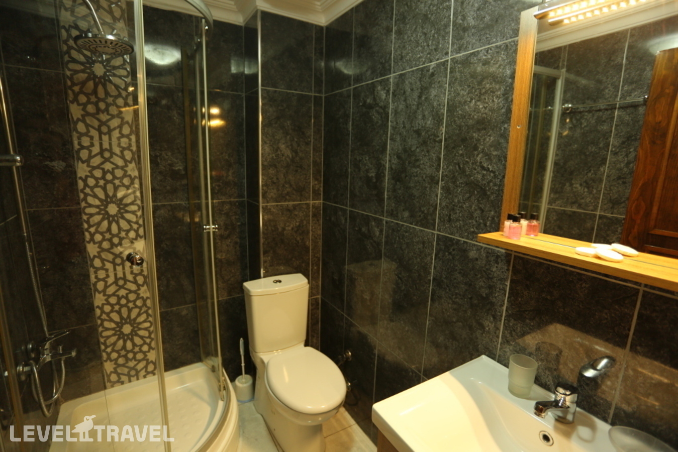 фотографии номера Семейный номер отеля Tashkonak Hotel Istanbul в Турция(Фатих) - фото №14