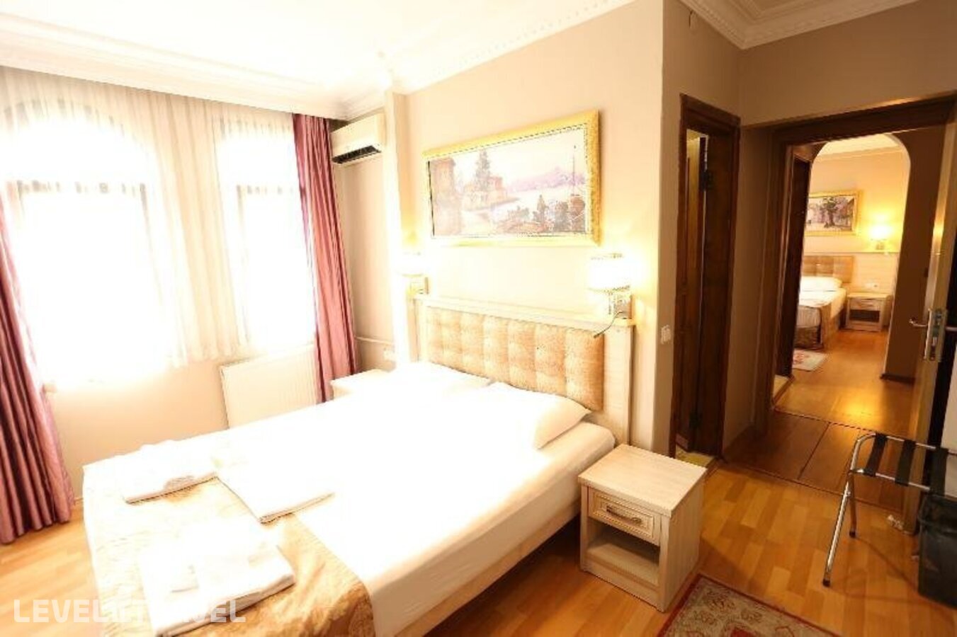 фотографии номера Трехместный номер отеля Tashkonak Hotel Istanbul в Турция(Фатих) - фото №6