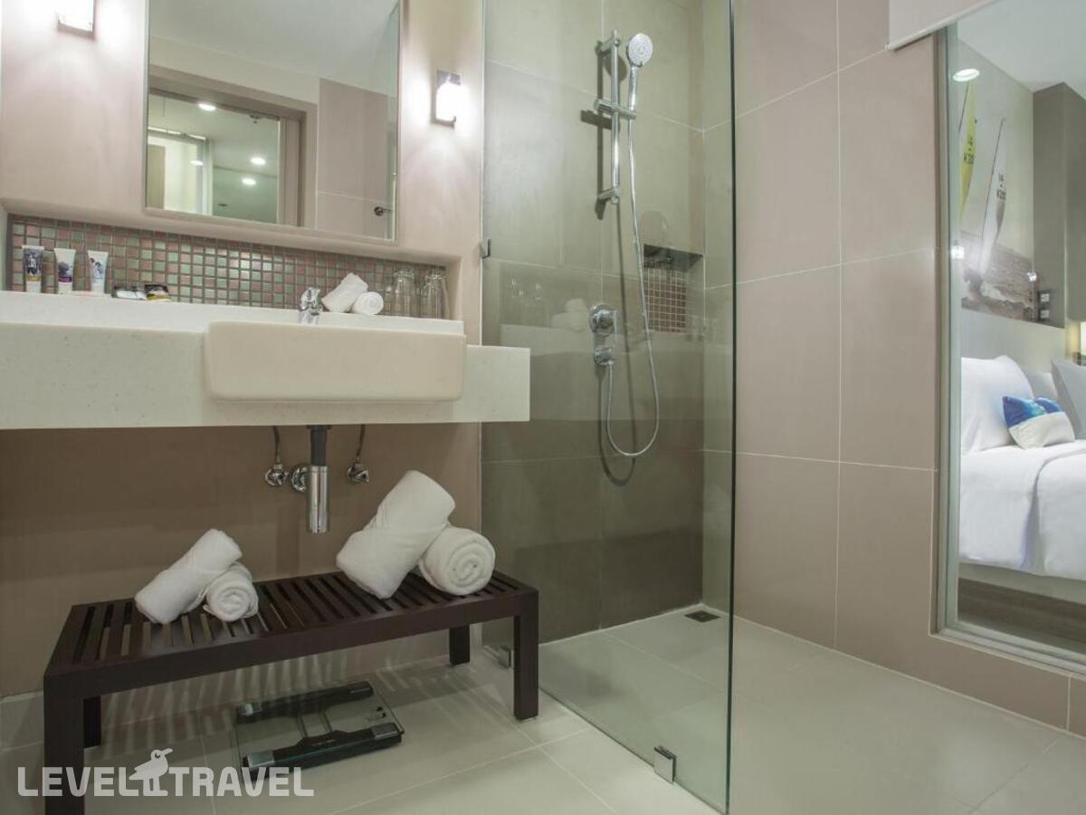 фотографии номера Люкс с видом на море отеля Mercure Pattaya Ocean Resort в Таиланд(Центральная Паттайя) - фото №49