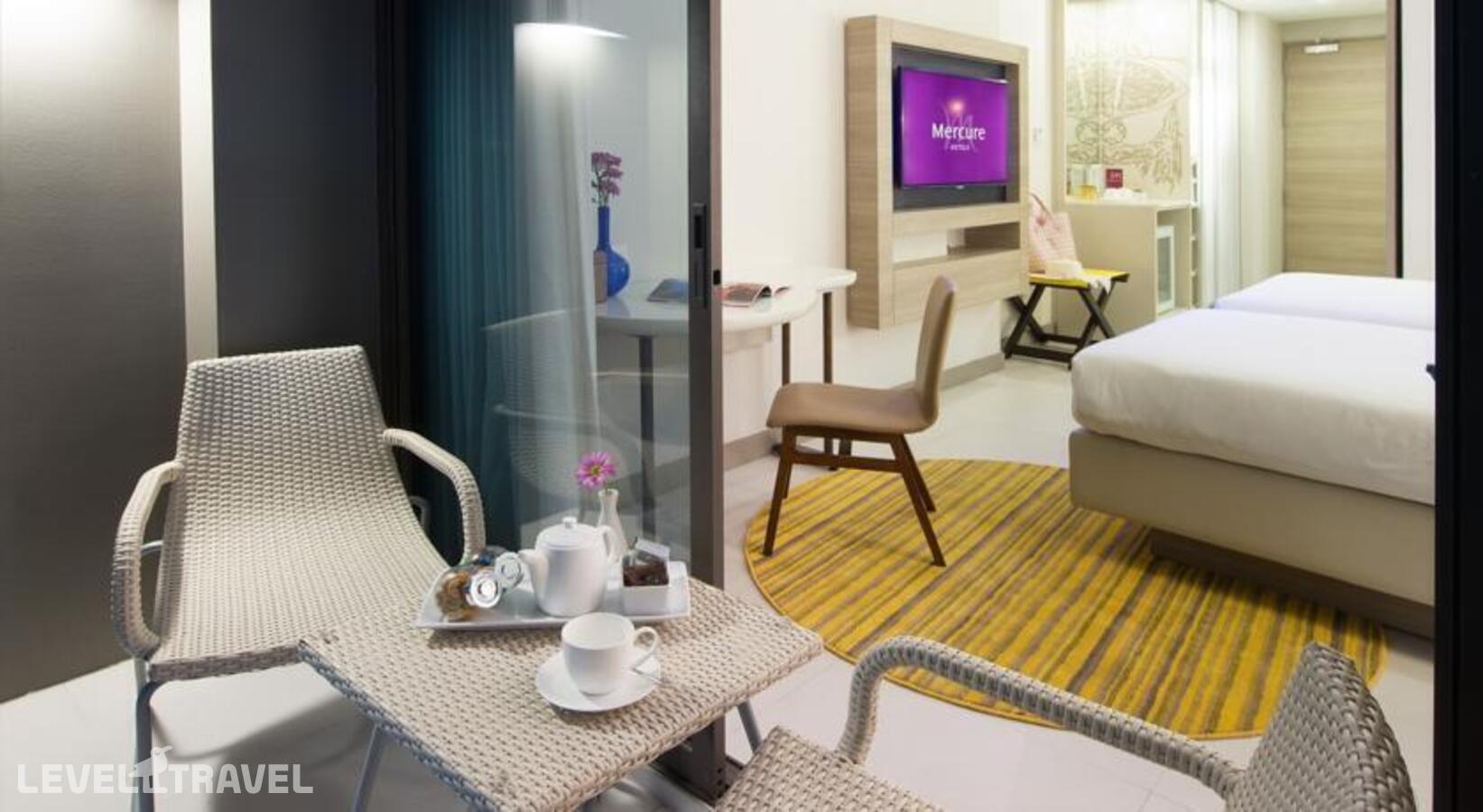 фотографии номера Люкс с видом на море отеля Mercure Pattaya Ocean Resort в Таиланд(Центральная Паттайя) - фото №1