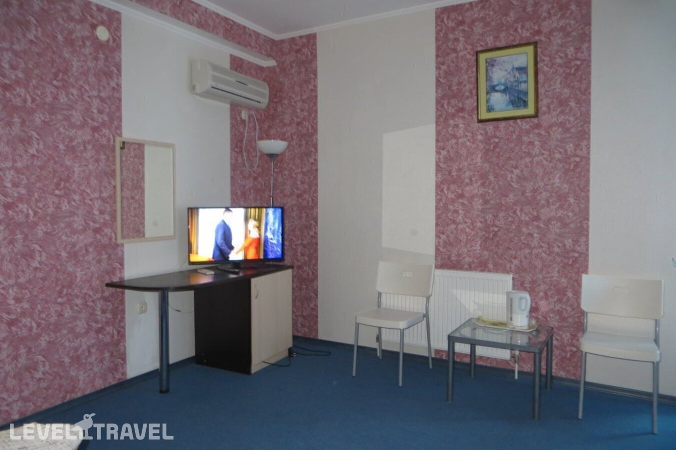 фотографии номера Четырехместный номер отеля Отель Парадиз в Россия(Ольгинка) - фото №6