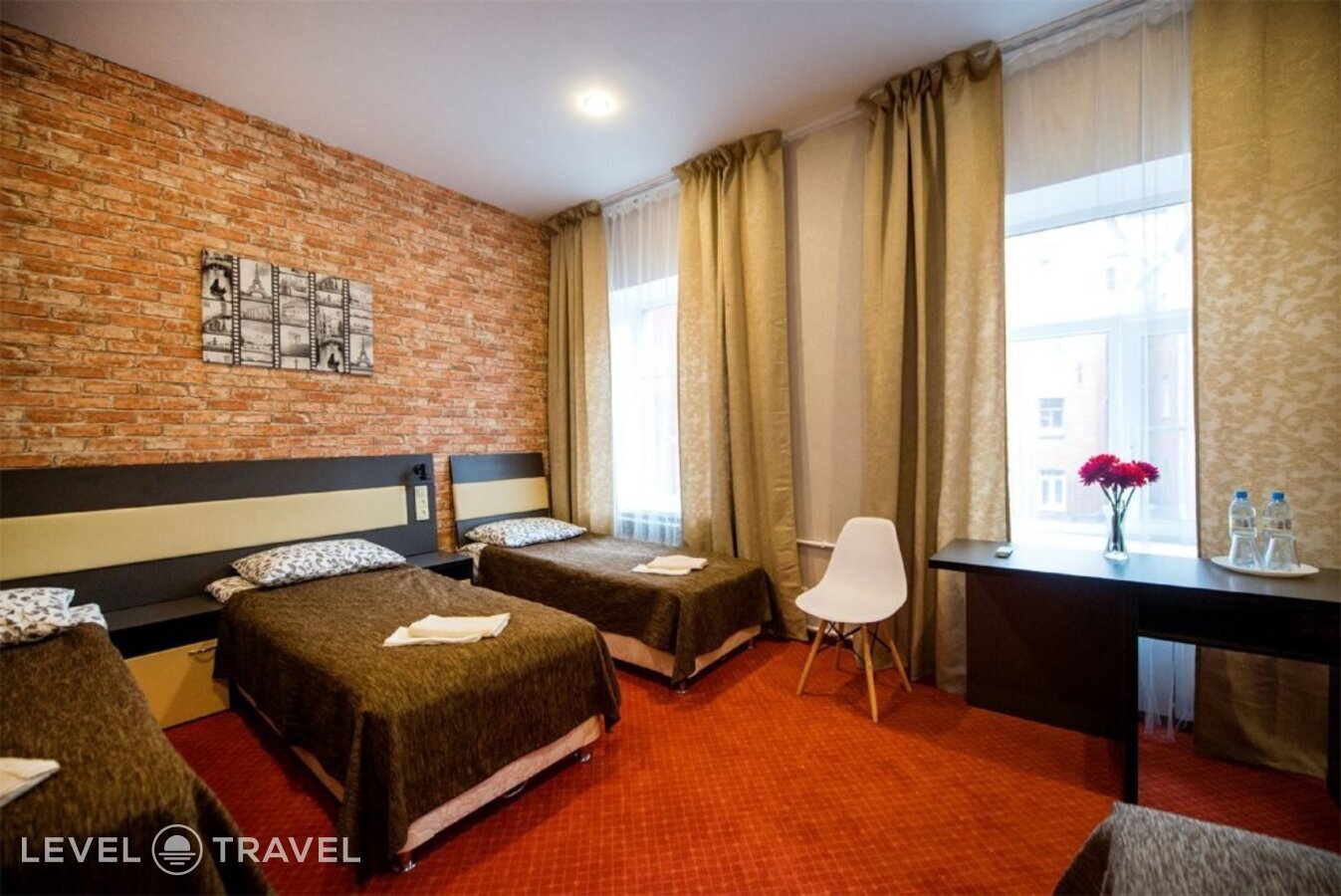 фотографии номера Трехместный номер отеля Три Реки (Three Rivers Hotel) в Россия(Адмиралтейский район) - фото №2
