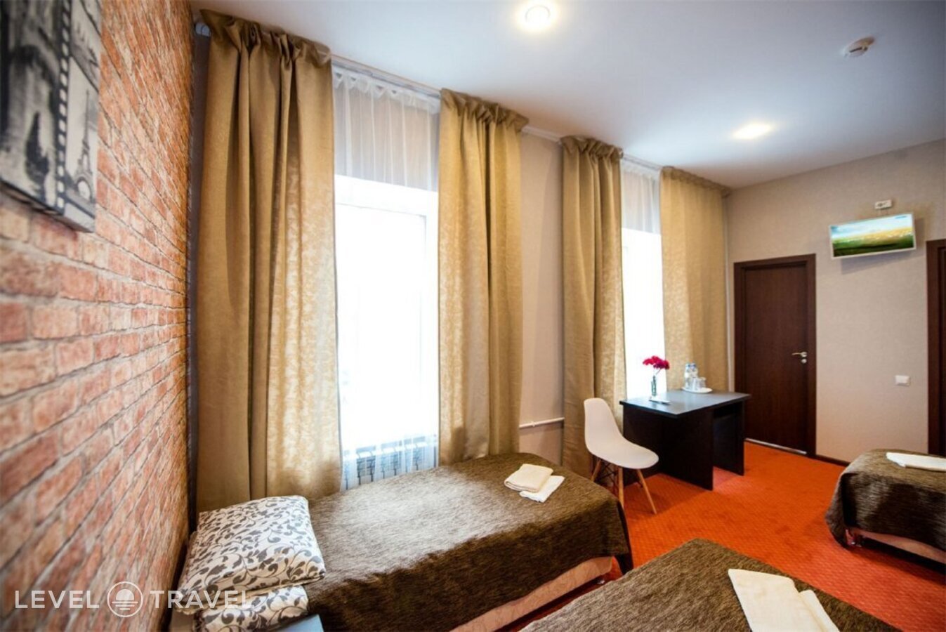 фотографии номера Трехместный номер отеля Три Реки (Three Rivers Hotel) в Россия(Адмиралтейский район) - фото №3