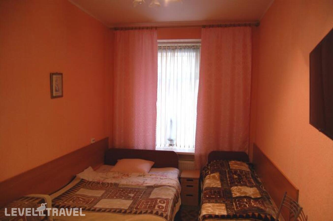 фотографии номера Четырехместный номер отеля Мини-Отель Русская Сказка в Россия(Центральный район) - фото №4