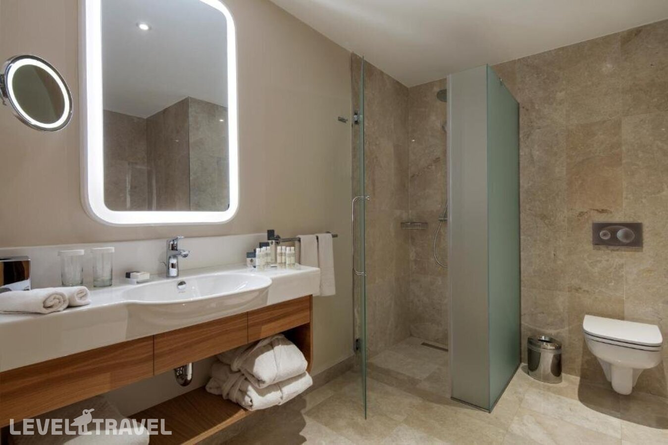 фотографии номера Делюкс отеля Doubletree By Hilton Istanbul Tuzla в Турция(Тузла) - фото №2