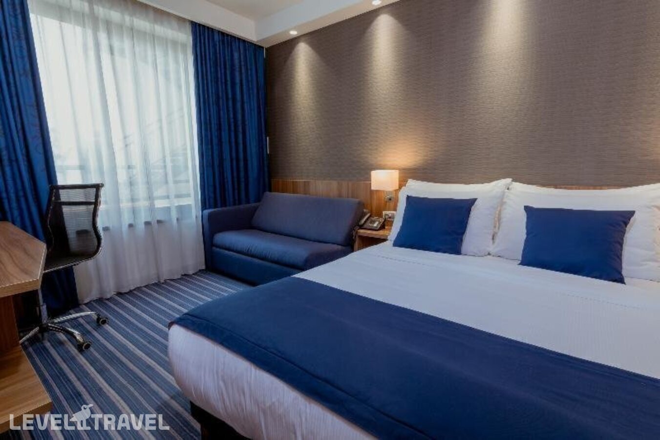фотографии номера Семейный номер отеля Nobel Palace Hotel (Ex. Holiday Inn Express Belgrade - City) в Сербия(Белград) - фото №7