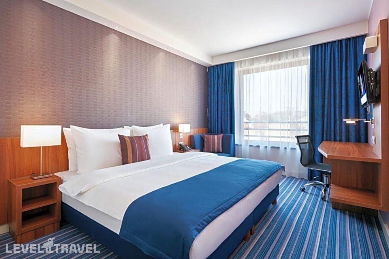 фотографии номера Семейный номер отеля Nobel Palace Hotel (Ex. Holiday Inn Express Belgrade - City) в Сербия(Белград) - фото №3