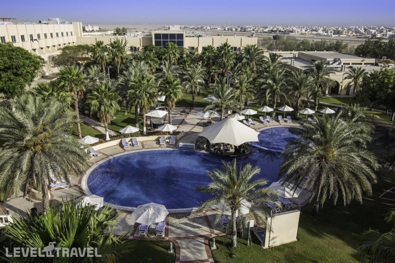 фотографии номера Люкс Премиум отеля Millennium Central Al Mafraq в ОАЭ(Абу-Даби) - фото №4
