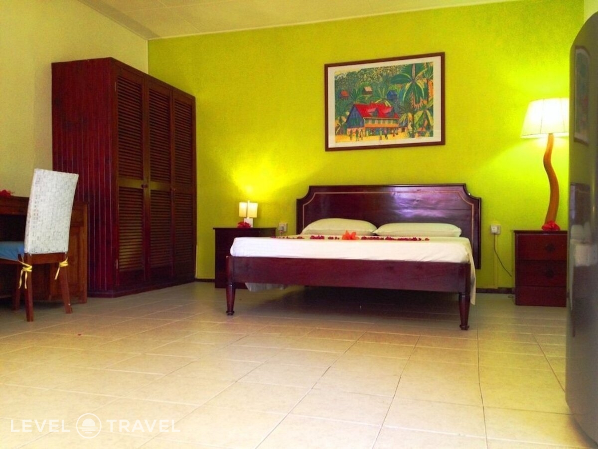 фотографии номера Стандартный номер отеля Beau Vallon Bungalows в Сейшелы(о. Маэ) - фото №3