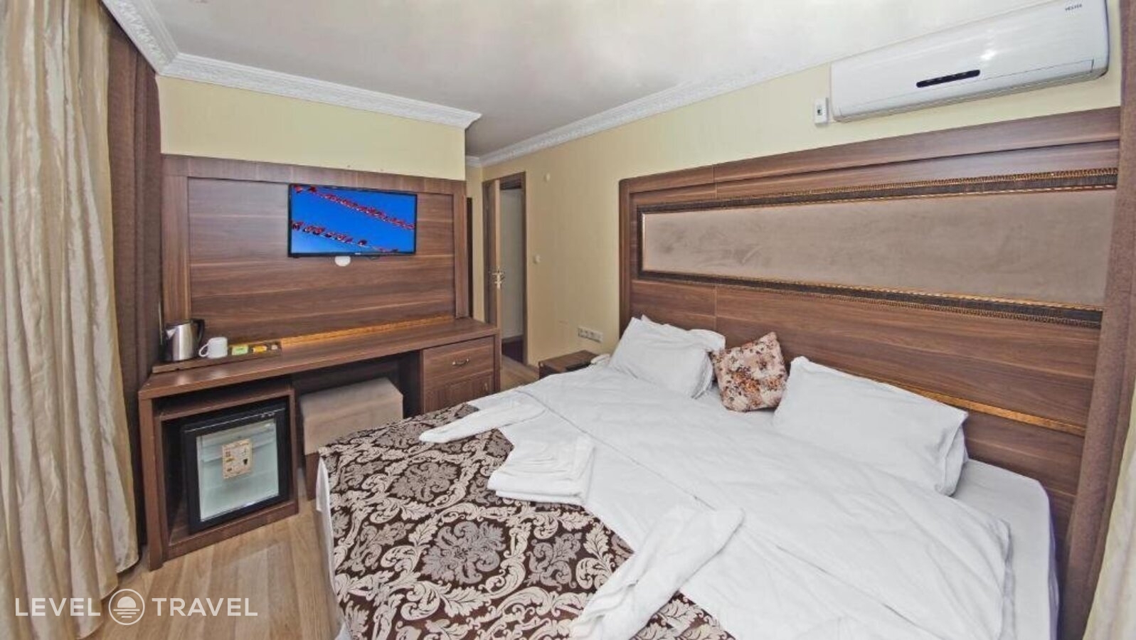 фотографии номера Четырехместный номер отеля The Queen Hotel в Турция(Фатих) - фото №12
