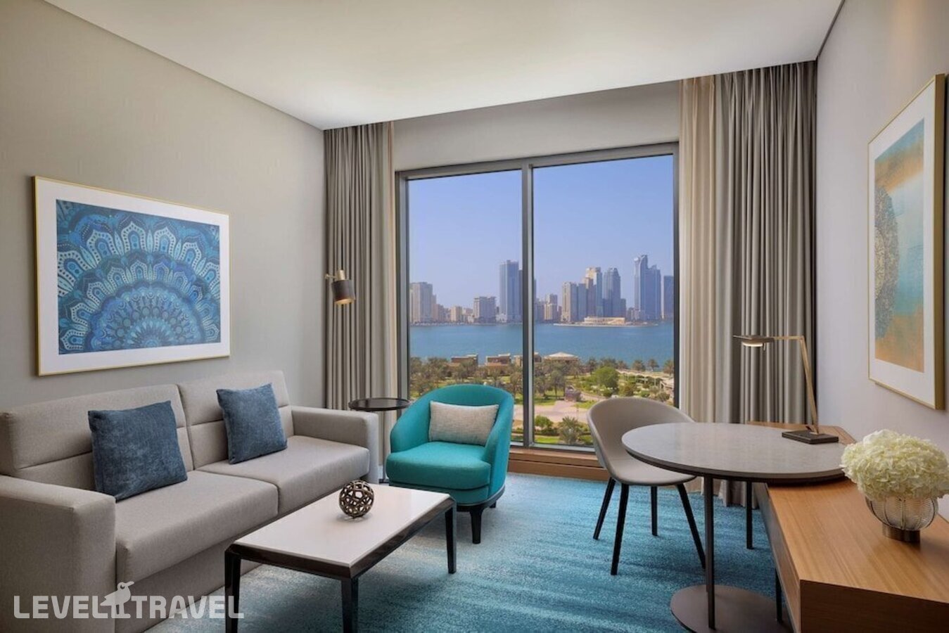 фотографии номера Делюкс отеля DoubleTree by Hilton Sharjah Waterfront Hotel And Residences в ОАЭ(Шарджа) - фото №4