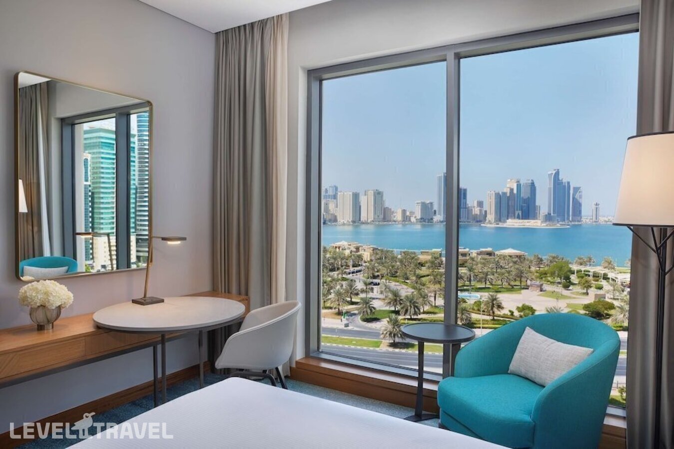 фотографии номера Делюкс отеля DoubleTree by Hilton Sharjah Waterfront Hotel And Residences в ОАЭ(Шарджа) - фото №3