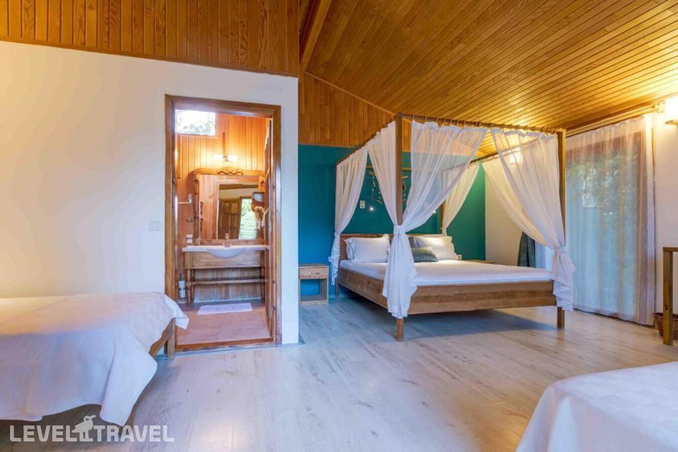 фотографии номера Бунгало отеля Etenna Beach Bungalows в Турция(Чиралы) - фото №7