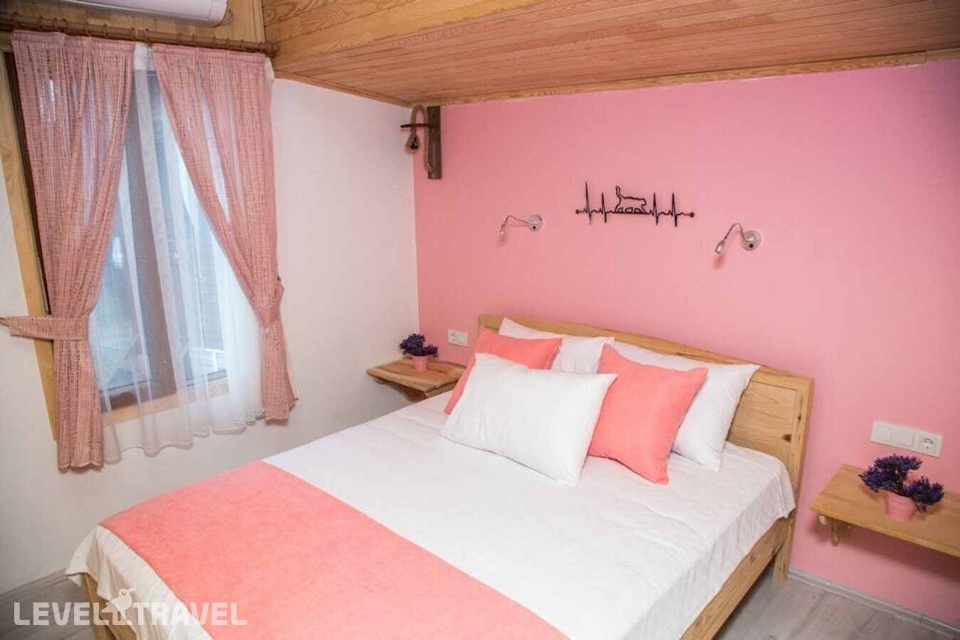 фотографии номера Семейный номер отеля Kara Kedi Beach Bungalow в Турция(Чиралы) - фото №8