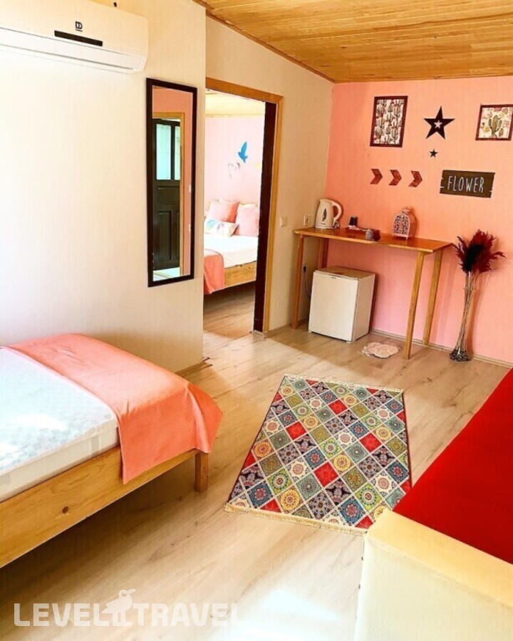 фотографии номера Семейный номер отеля Kara Kedi Beach Bungalow в Турция(Чиралы) - фото №5