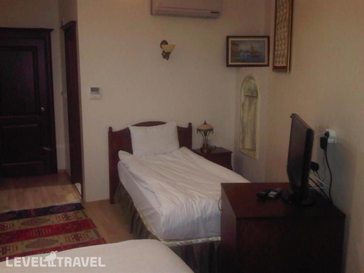 фотографии номера Трехместный экономичный отеля Basileus Hotel в Турция(Фатих) - фото №1