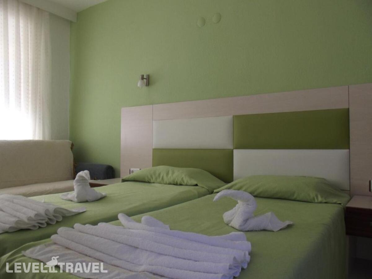 фотографии номера Трехместный номер отеля Derya Motel в Турция(Сиде - центр) - фото №4