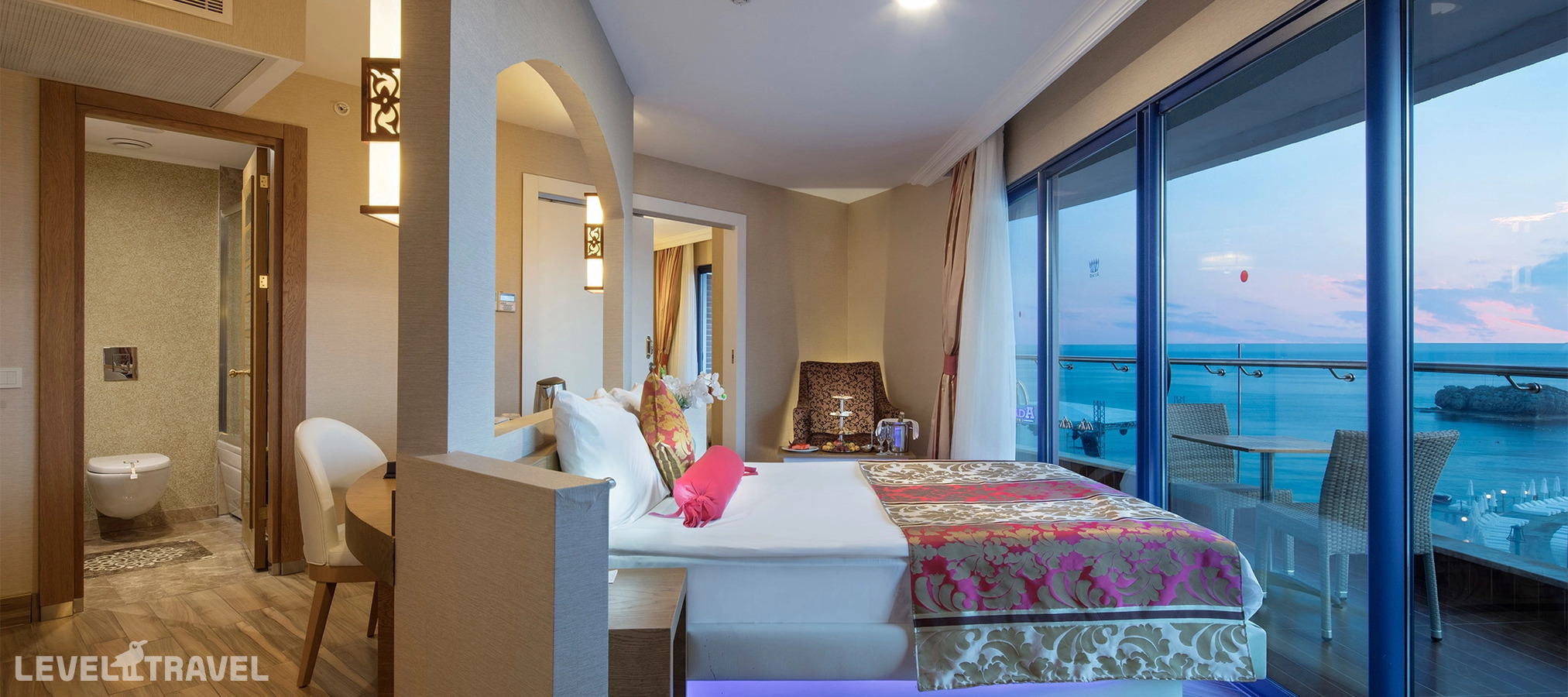 фотографии номера Семейный с видом на море отеля Granada Luxury Resort & Spa в Турция(Окурджалар) - фото №1
