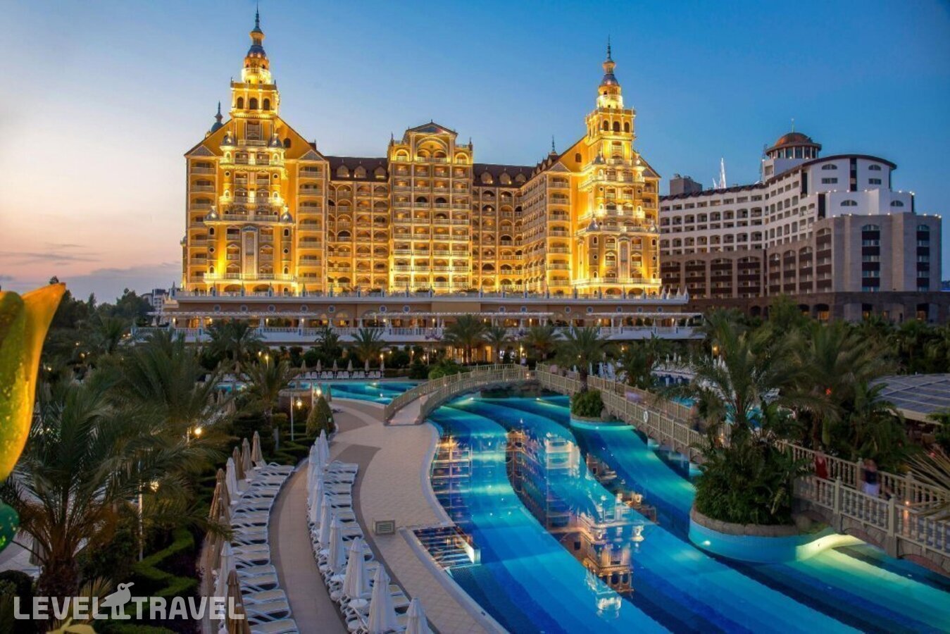 фотографии номера Семейный номер отеля Royal Holiday Palace Hotel в Турция(Лара) - фото №2