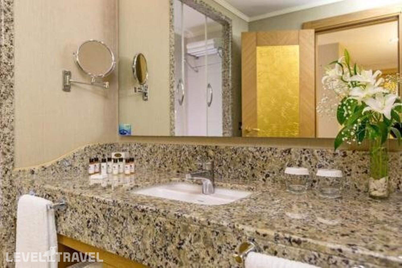 фотографии номера Улучшенный с боковым видом на море отеля Royal Holiday Palace Hotel в Турция(Лара) - фото №18
