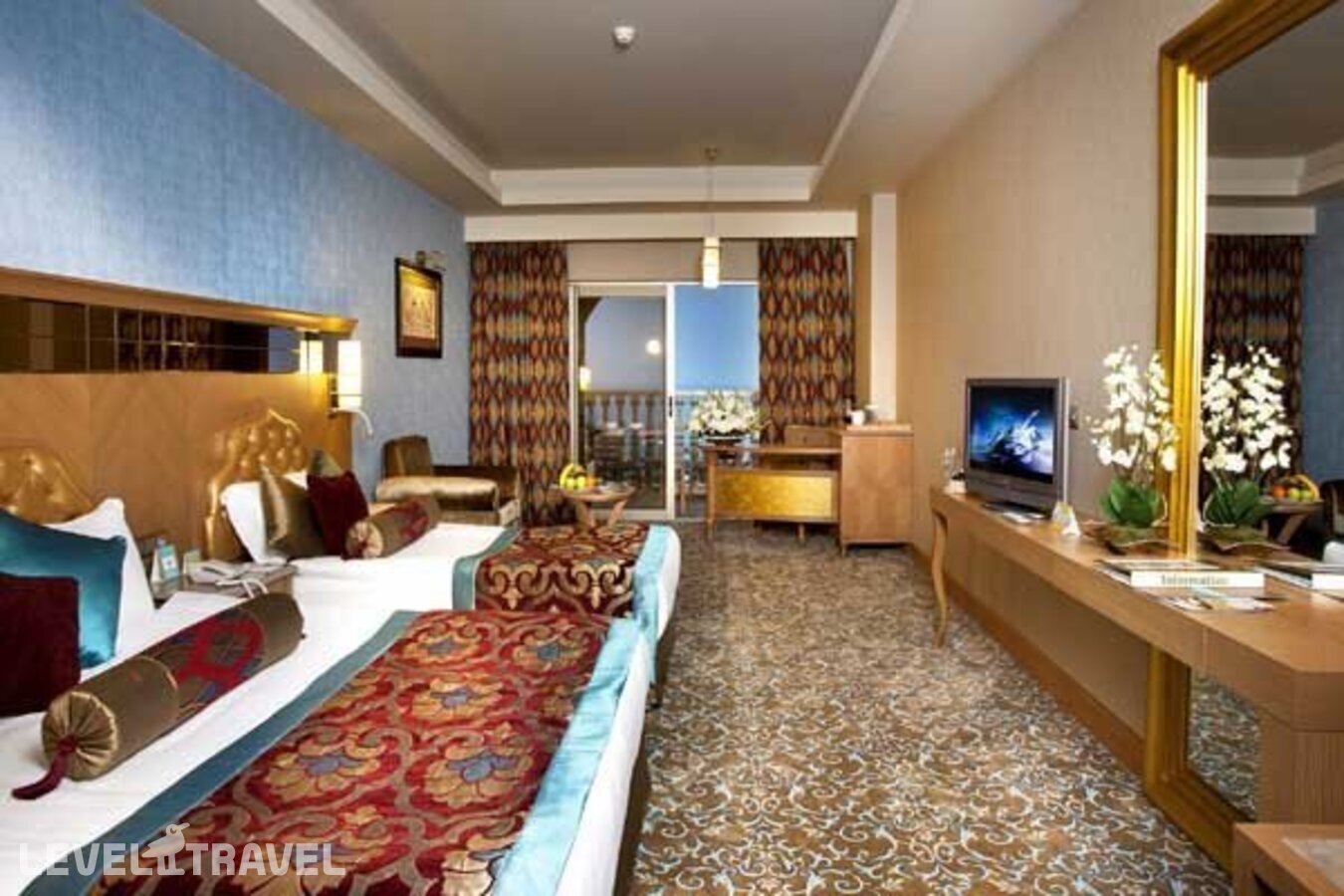 фотографии номера Улучшенный с видом на окрестности отеля Royal Holiday Palace Hotel в Турция(Лара) - фото №14