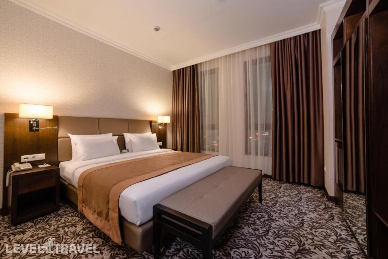 фотографии номера Люкс Бизнес отеля Holiday Inn Aktau в Казахстан(Актау) - фото №2