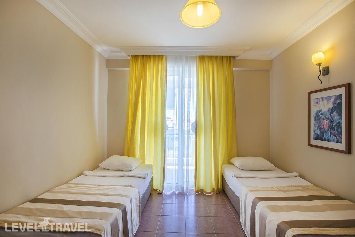фотографии номера Семейный номер отеля Club Big Blue Suite Hotel в Турция(Аланья - центр) - фото №1