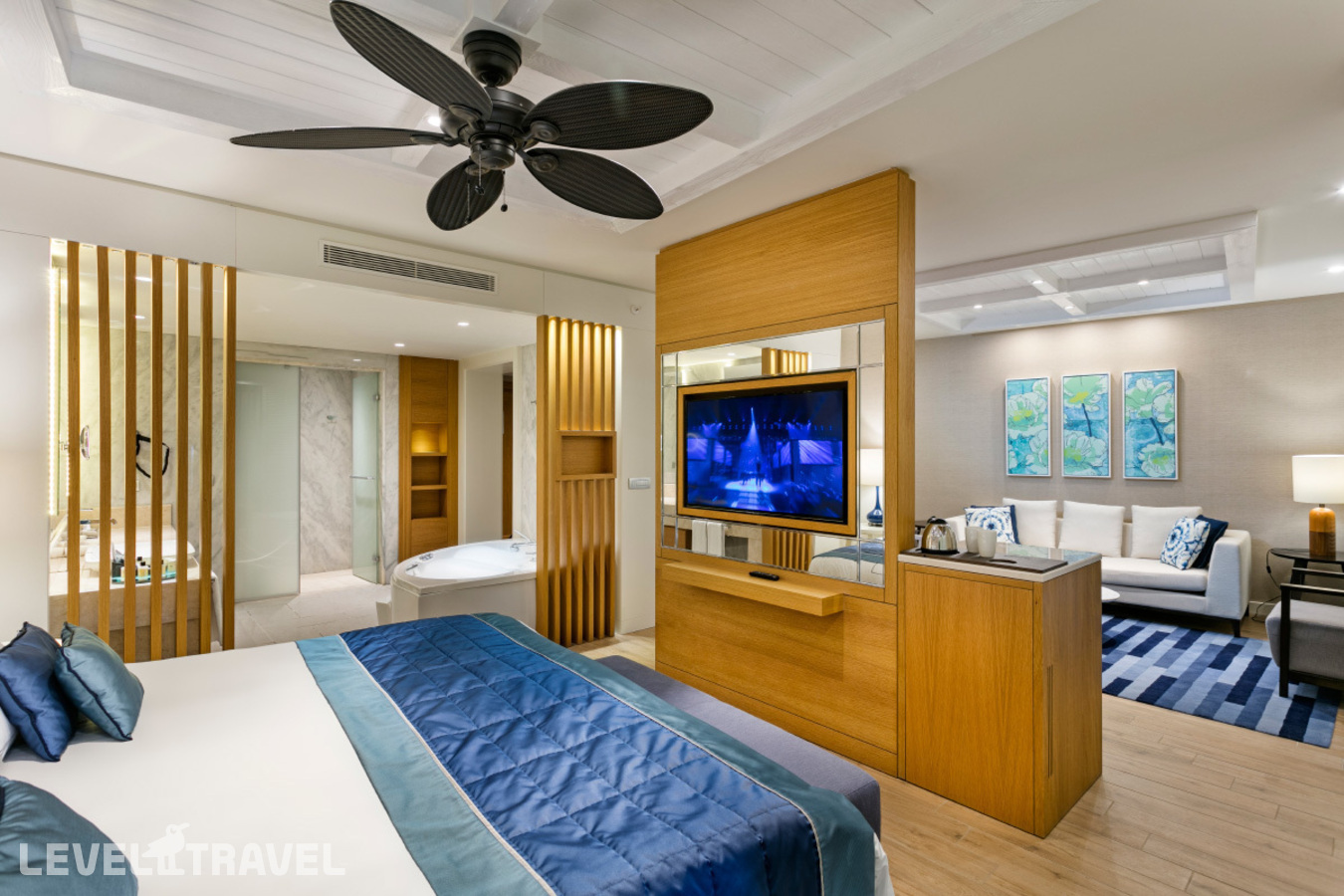 фотографии номера Делюкс отеля Titanic Luxury Collection Bodrum (Ex. Titanic Deluxe Bodrum) в Турция(Гюверджинлик) - фото №1