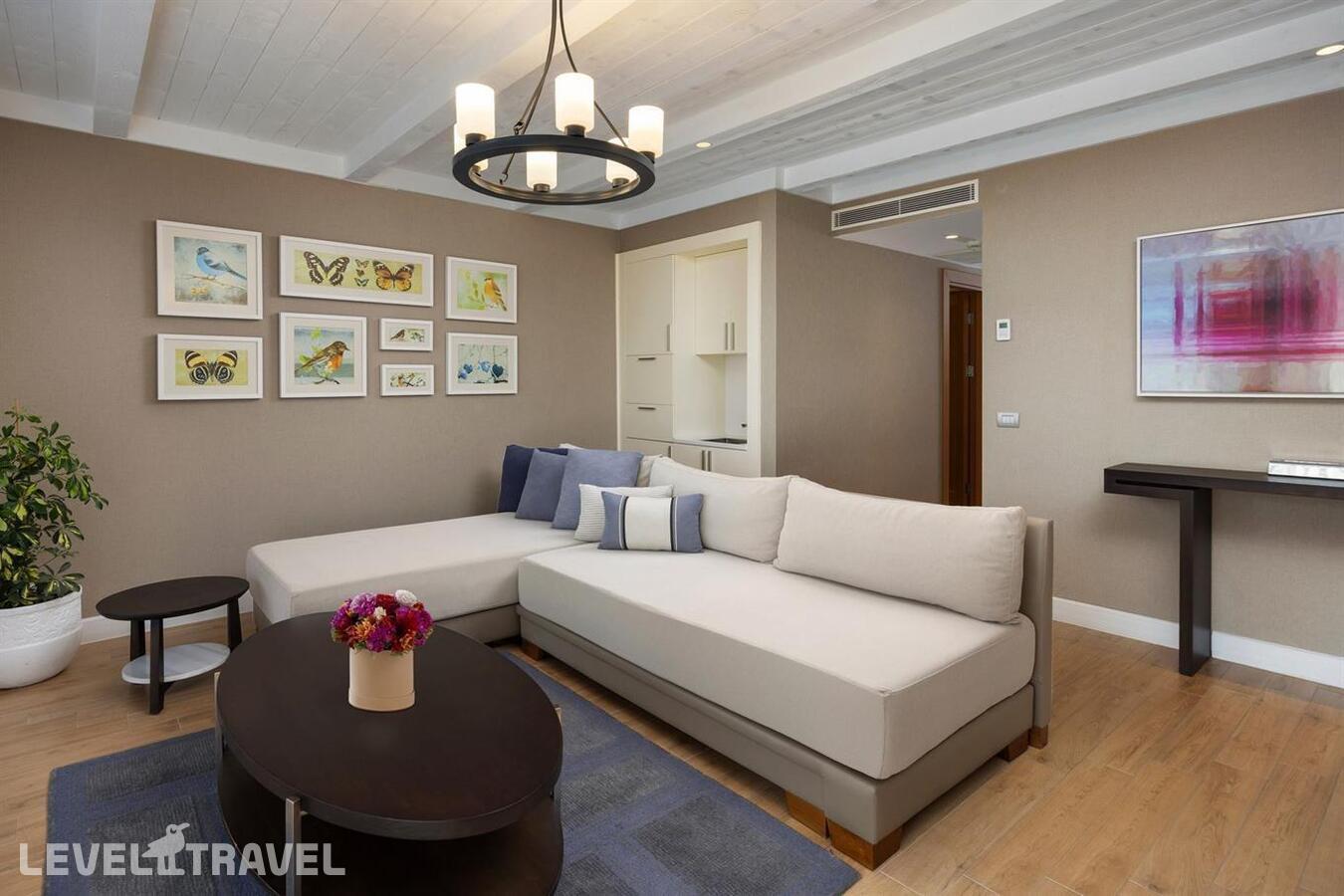 фотографии номера Семейный люкс отеля Titanic Luxury Collection Bodrum (Ex. Titanic Deluxe Bodrum) в Турция(Гюверджинлик) - фото №4
