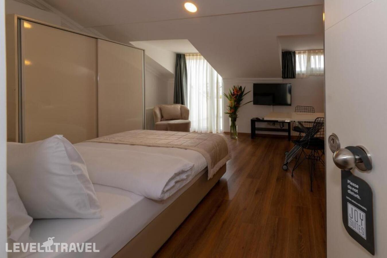 фотографии номера Стандартный номер отеля Апарт-Отель Joy Suites в Турция(Шишли) - фото №9