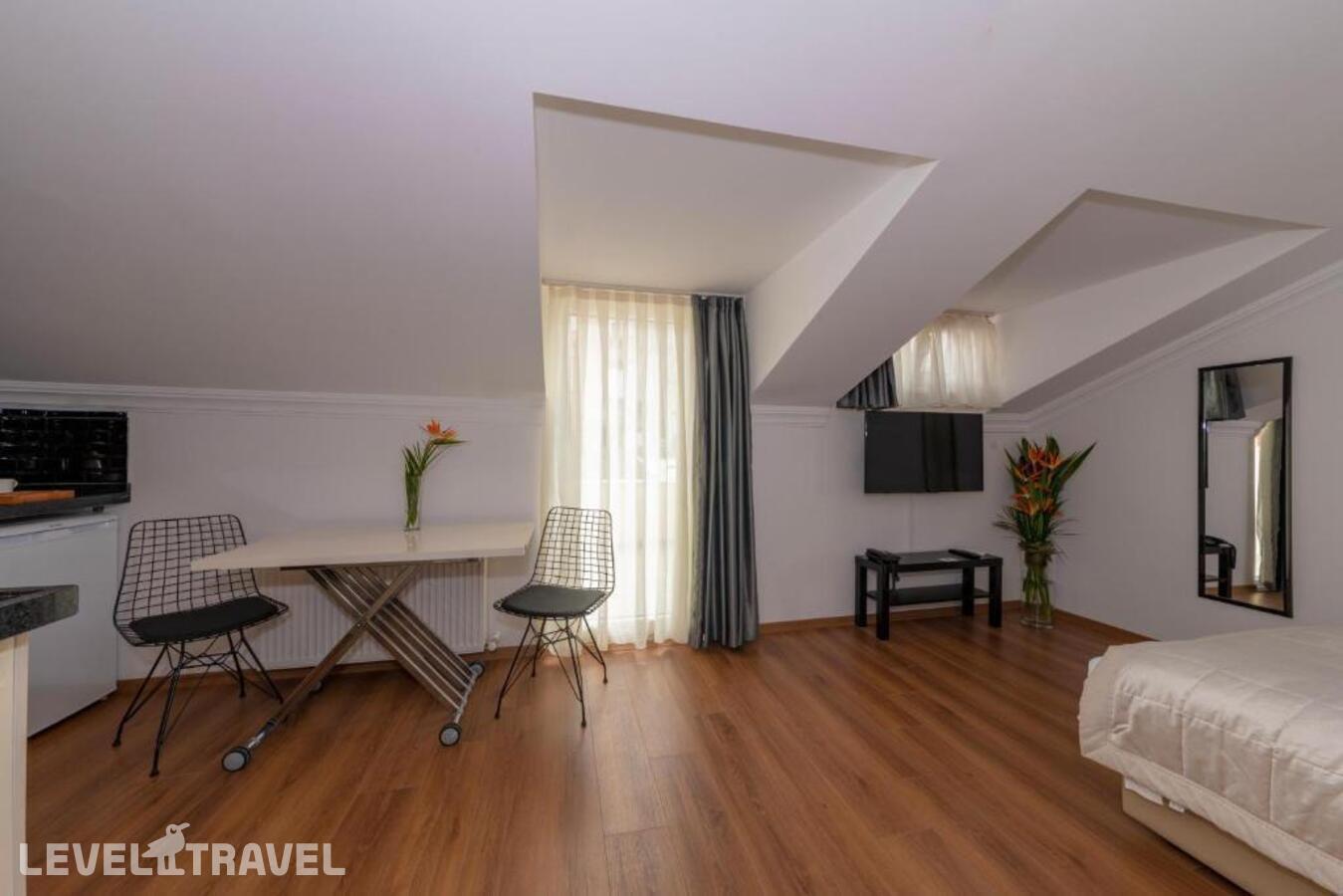 фотографии номера Стандартный номер отеля Апарт-Отель Joy Suites в Турция(Шишли) - фото №7