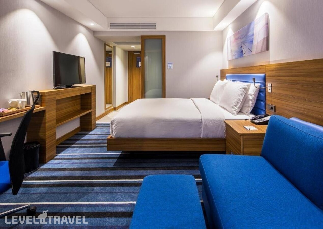 фотографии номера Стандартный номер отеля Hampton by Hilton Istanbul Kurtkoy в Турция(Пендик) - фото №1