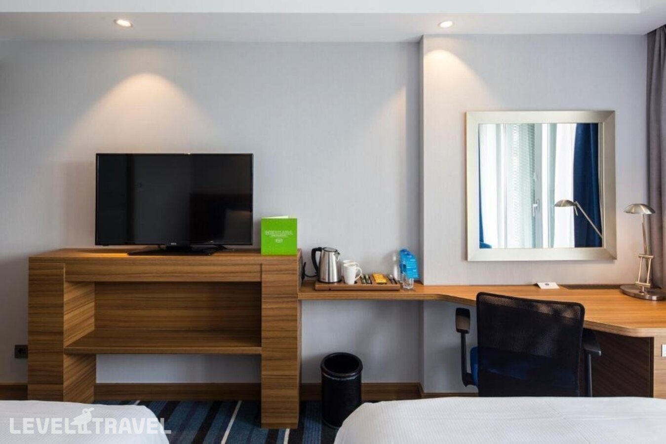фотографии номера Стандартный номер отеля Hampton by Hilton Istanbul Kurtkoy в Турция(Пендик) - фото №5
