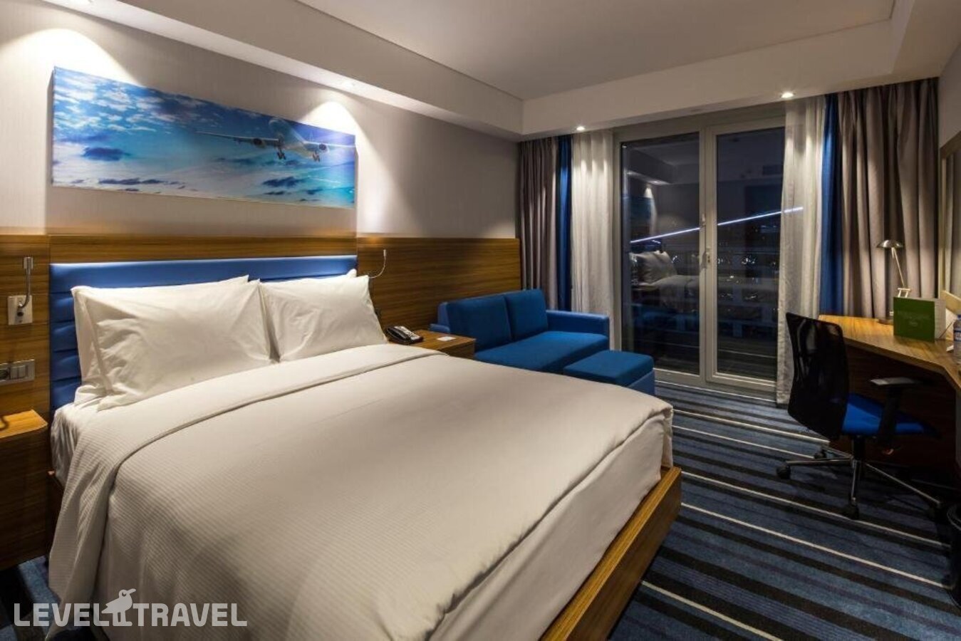 фотографии номера Стандартный номер отеля Hampton by Hilton Istanbul Kurtkoy в Турция(Пендик) - фото №12