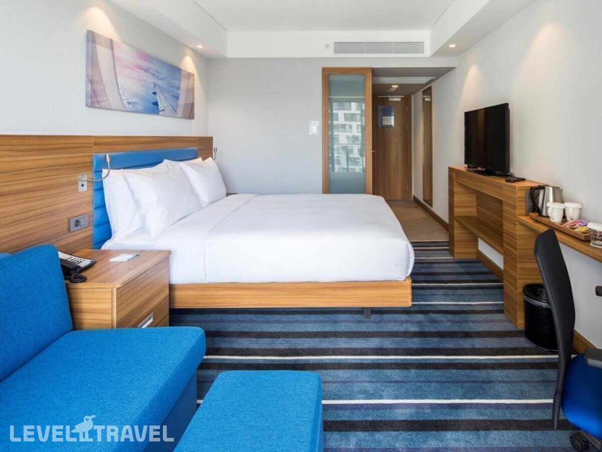фотографии номера Стандартный номер отеля Hampton by Hilton Istanbul Kurtkoy в Турция(Пендик) - фото №4