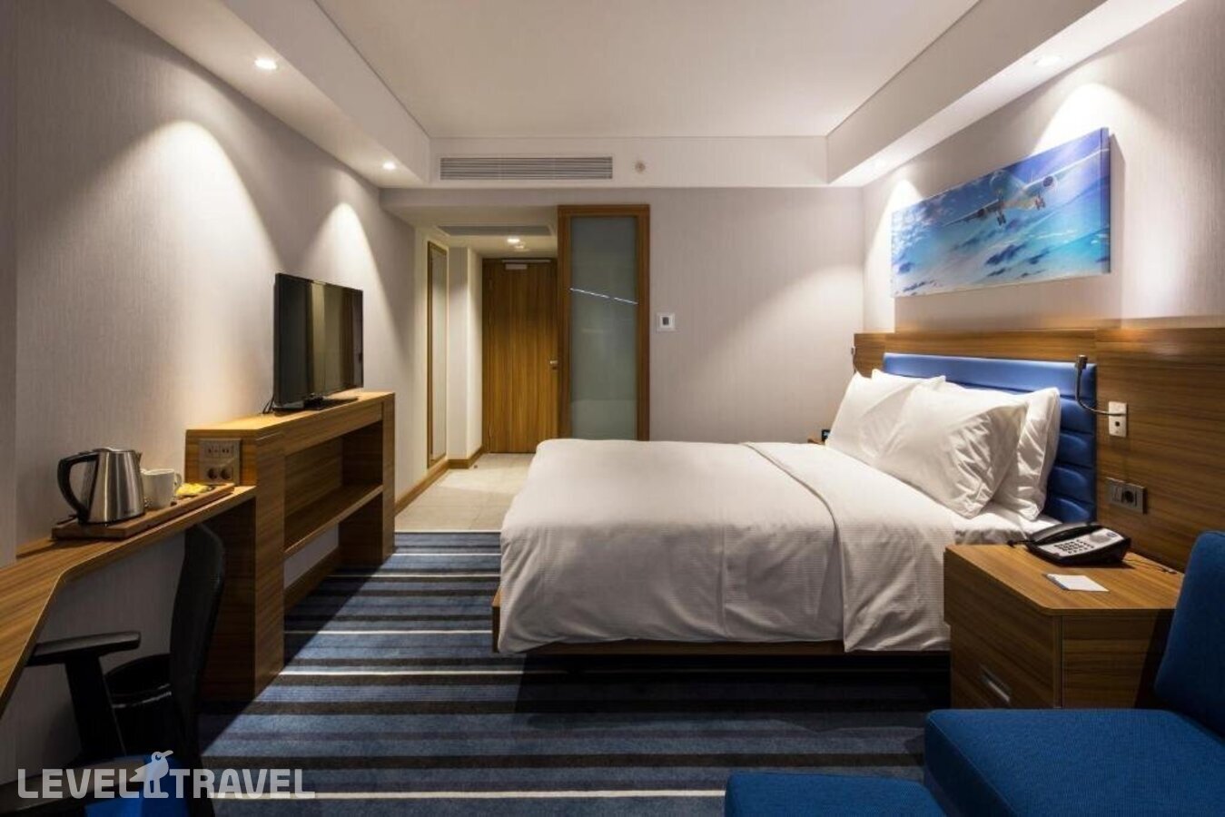 фотографии номера Стандартный номер отеля Hampton by Hilton Istanbul Kurtkoy в Турция(Пендик) - фото №9