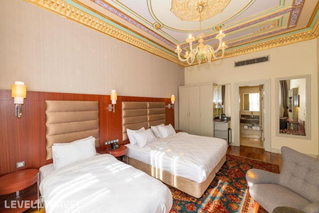 фотографии номера Трехместный делюкс отеля Blue Gilroy Hotel в Турция(Султанахмет) - фото №6