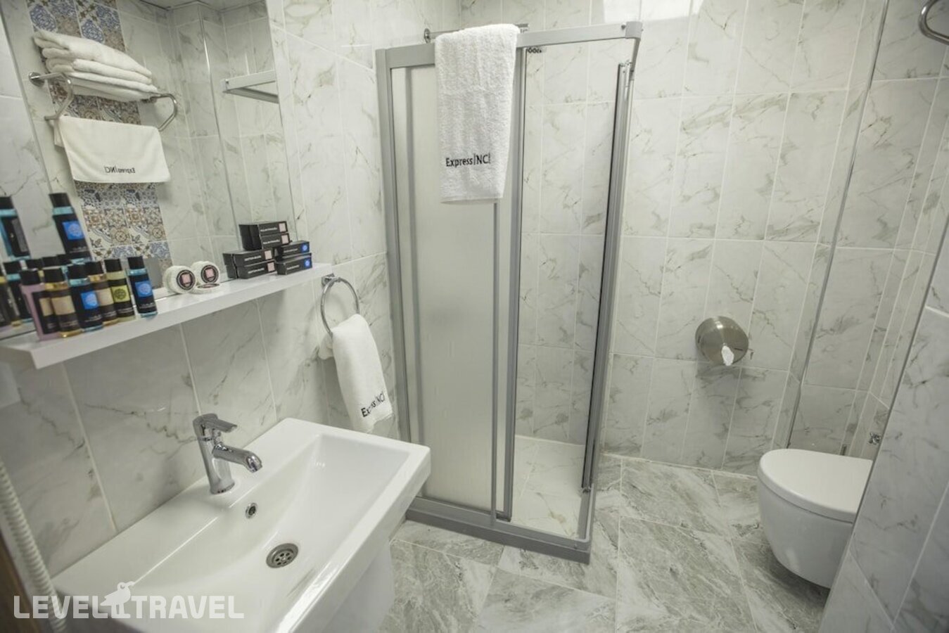 фотографии номера Трехместный делюкс отеля Express Inci Airport Hotel в Турция(Кючюкчекмедже) - фото №7