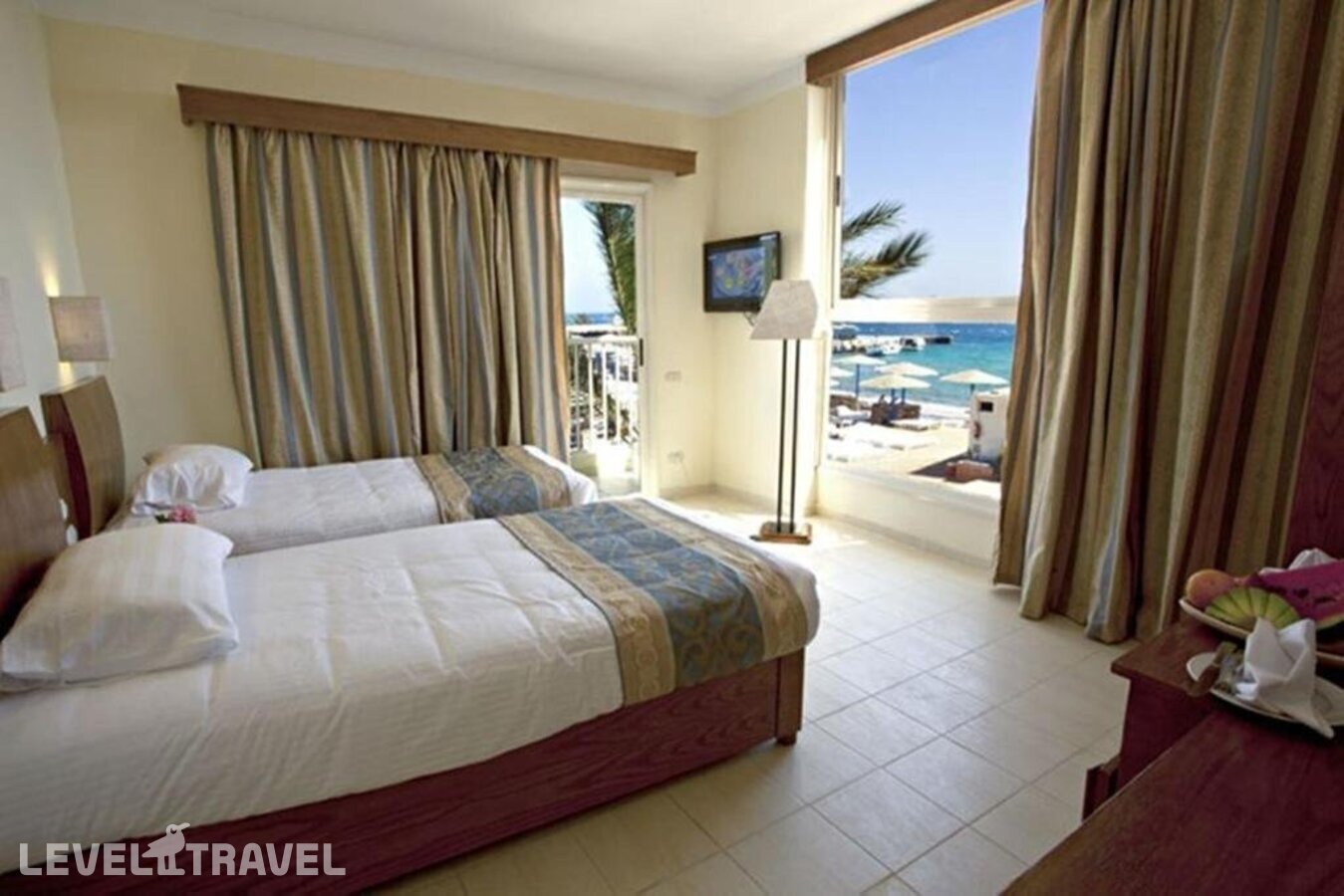 фотографии номера Трехместный номер отеля Empire Beach Resort (Ex. Triton Empire Beach Resort Hurghadа) в Египет(Хургада (город)) - фото №2