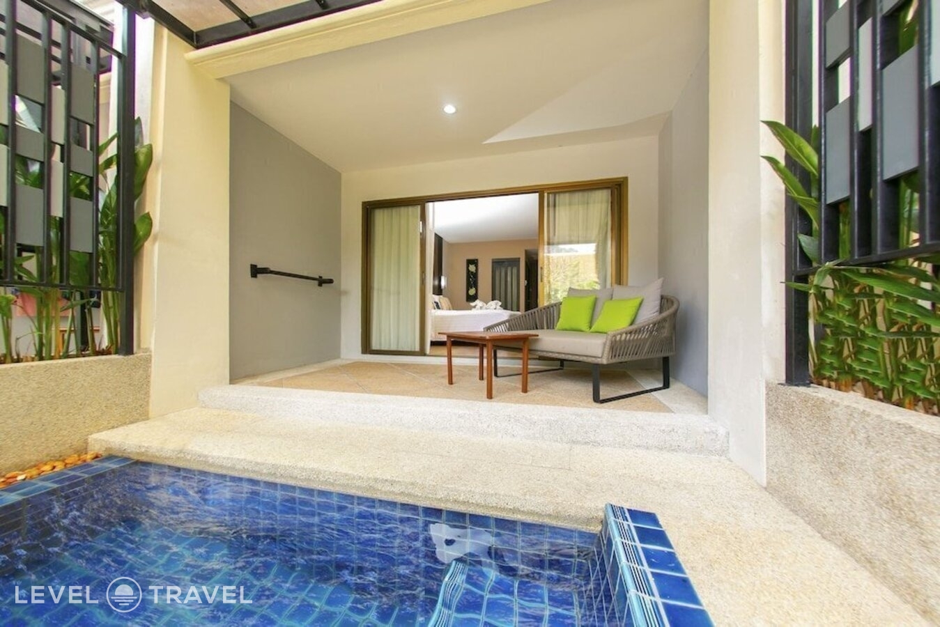 фотографии номера Делюкс с балконом отеля Deevana Patong Resort & Spa в Таиланд(Патонг Бич) - фото №54