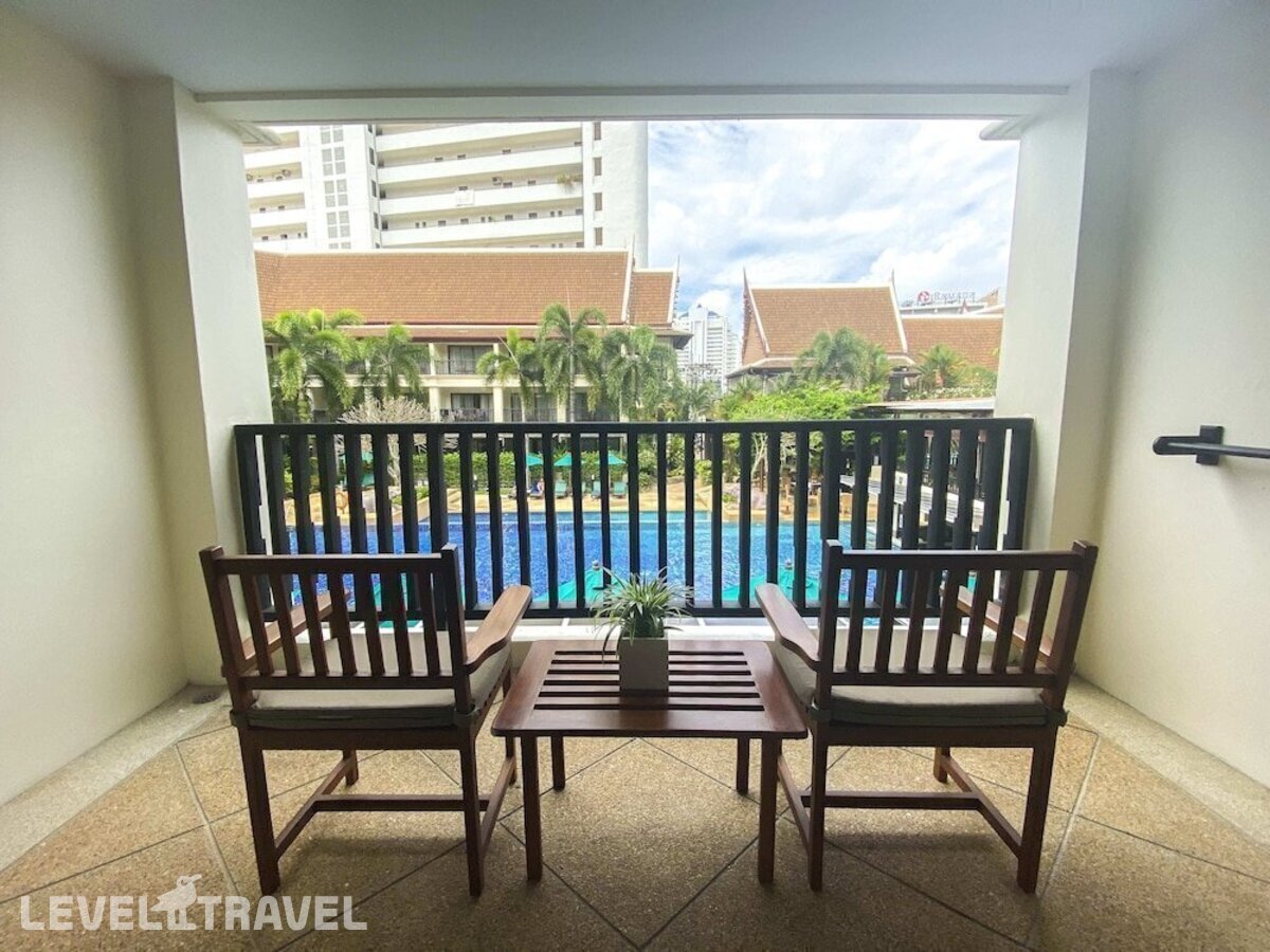 фотографии номера Делюкс с балконом отеля Deevana Patong Resort & Spa в Таиланд(Патонг Бич) - фото №1
