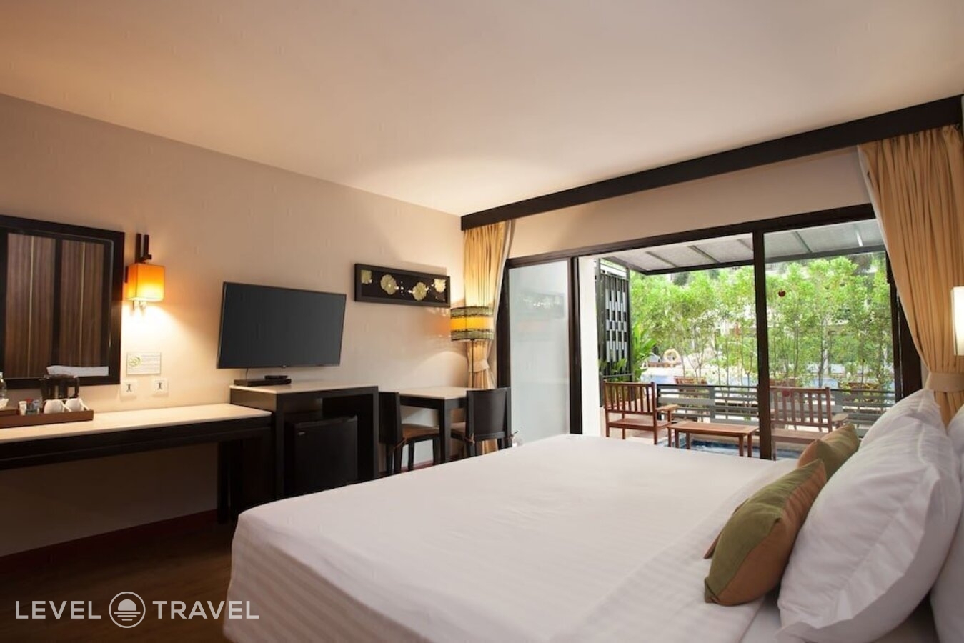 фотографии номера Делюкс с балконом отеля Deevana Patong Resort & Spa в Таиланд(Патонг Бич) - фото №57
