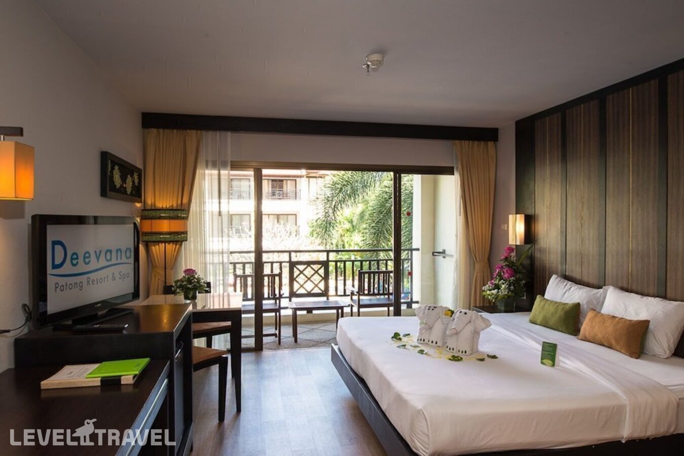 фотографии номера Делюкс с балконом отеля Deevana Patong Resort & Spa в Таиланд(Патонг Бич) - фото №8