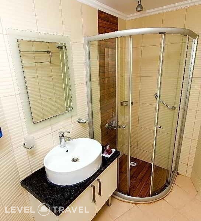 фотографии номера Четырехместный номер отеля Grand Mir Amor Hotel в Турция(Кириш) - фото №5
